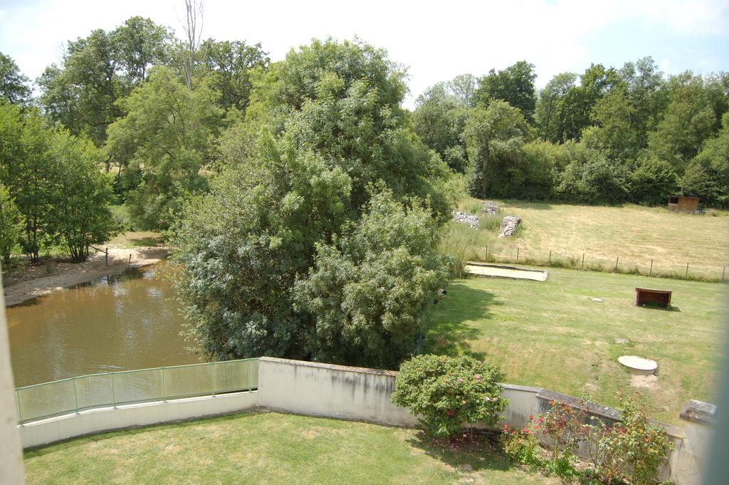Le Moulin Neuf Bed & Breakfast Vignoux-sur-Barangeon Стая снимка